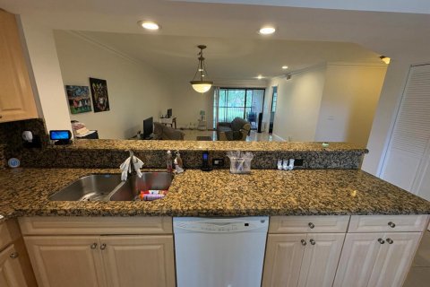 Condo in Deerfield Beach, Florida, 2 bedrooms  № 2185035 - photo 5