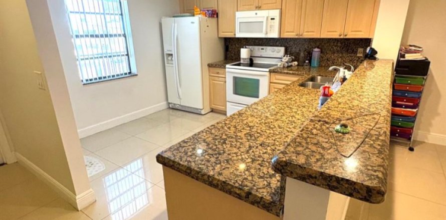 Condo in Deerfield Beach, Florida, 2 bedrooms  № 2185035
