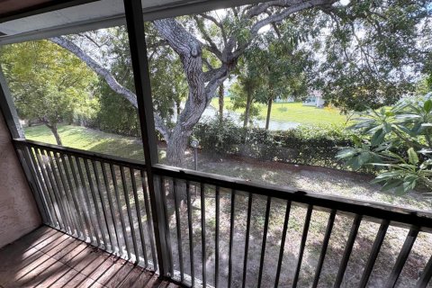 Condo in Deerfield Beach, Florida, 2 bedrooms  № 2185035 - photo 13