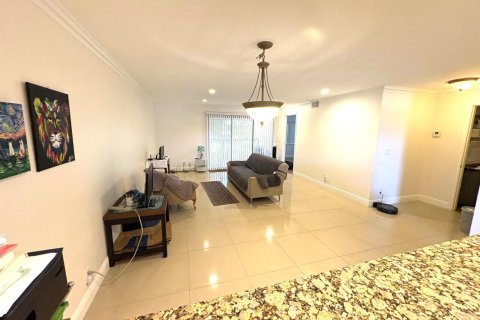 Condo in Deerfield Beach, Florida, 2 bedrooms  № 2185035 - photo 6
