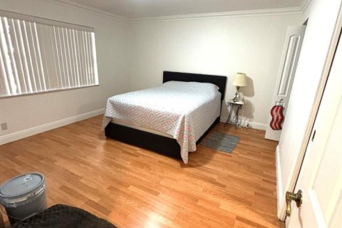 Condo in Deerfield Beach, Florida, 2 bedrooms  № 2185035 - photo 15