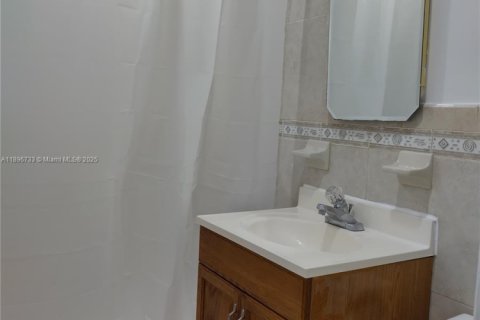 Villa ou maison à vendre à Miami Gardens, Floride: 4 chambres, 109.16 m2 № 2059966 - photo 9