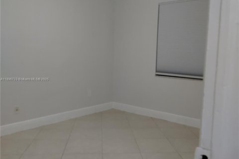 Villa ou maison à vendre à Miami Gardens, Floride: 4 chambres, 109.16 m2 № 2059966 - photo 14