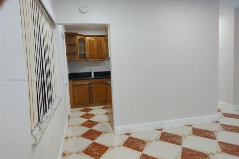 Villa ou maison à vendre à Miami Gardens, Floride: 4 chambres, 109.16 m2 № 2059966 - photo 5