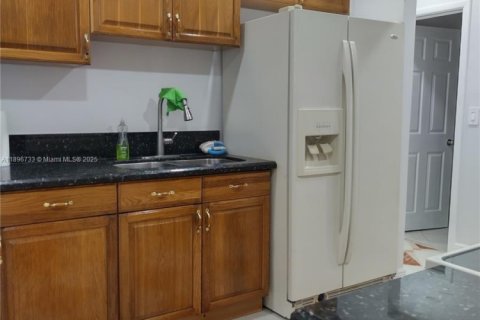 Villa ou maison à vendre à Miami Gardens, Floride: 4 chambres, 109.16 m2 № 2059966 - photo 7