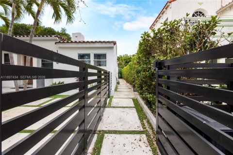 Снять в аренду виллу или дом в Майами-Бич, Флорида 1 спальня, 301.19м2, № 1949626 - фото 15