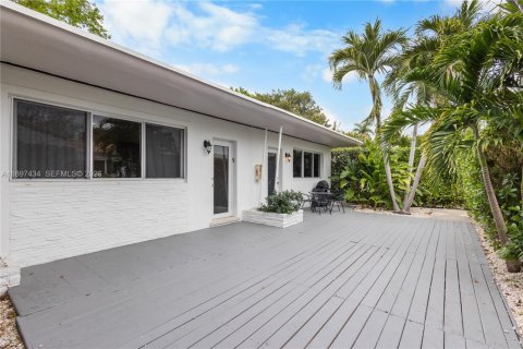 Снять в аренду виллу или дом в Майами-Бич, Флорида 1 спальня, 301.19м2, № 1949626 - фото 14