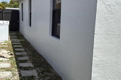 Casa en venta en Hollywood, Florida, 3 dormitorios № 2057594 - foto 4