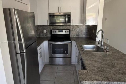 Casa en venta en Hollywood, Florida, 3 dormitorios № 2057594 - foto 7