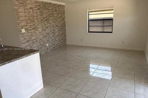 Casa en venta en Hollywood, Florida, 3 dormitorios № 2057594 - foto 9