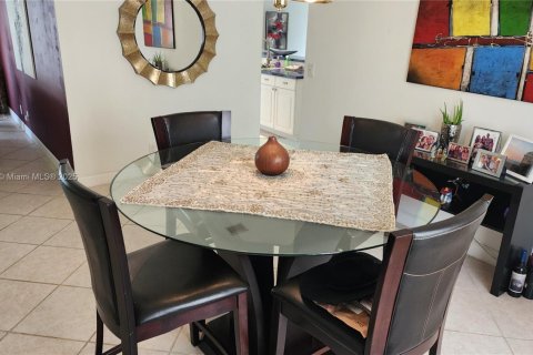 Купить виллу или дом в Плантация, Флорида 4 спальни, 196.58м2, № 1934376 - фото 9