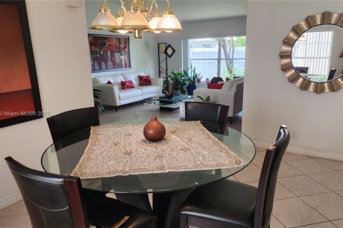 Купить виллу или дом в Плантация, Флорида 4 спальни, 196.58м2, № 1934376 - фото 10