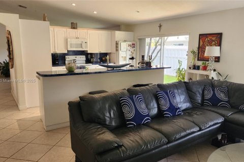 Купить виллу или дом в Плантация, Флорида 4 спальни, 196.58м2, № 1934376 - фото 11