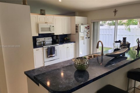 Купить виллу или дом в Плантация, Флорида 4 спальни, 196.58м2, № 1934376 - фото 15