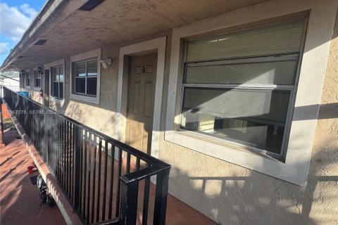 Снять в аренду виллу или дом в Форт-Лодердейл, Флорида 2 спальни, 399.2м2, № 2029656 - фото 5