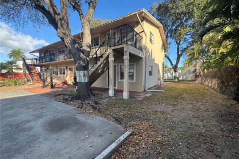 Снять в аренду виллу или дом в Форт-Лодердейл, Флорида 2 спальни, 399.2м2, № 2029656 - фото 4