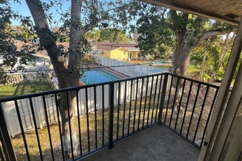 Снять в аренду виллу или дом в Форт-Лодердейл, Флорида 2 спальни, 399.2м2, № 2029656 - фото 14