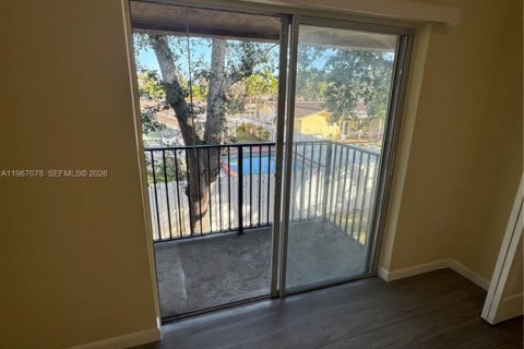 Снять в аренду виллу или дом в Форт-Лодердейл, Флорида 2 спальни, 399.2м2, № 2029656 - фото 13