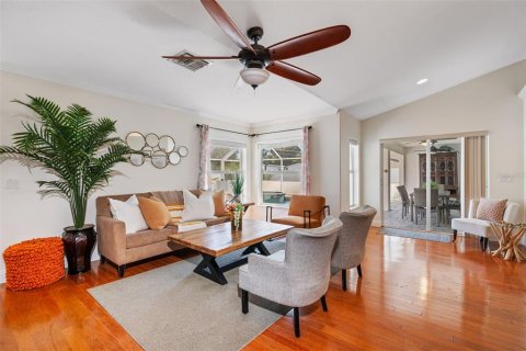 House in Englewood, Florida 4 bedrooms, 189.61 sq.m. № 1355756 - photo 9