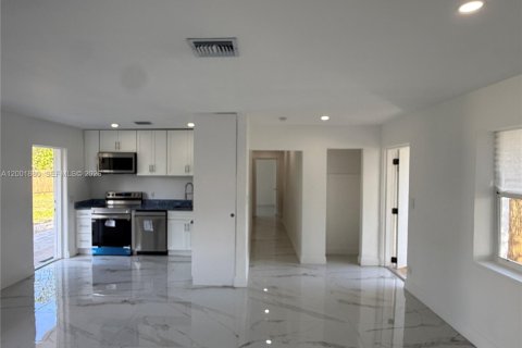 Villa ou maison à vendre à Fort Lauderdale, Floride: 3 chambres, 116.31 m2 № 2070778 - photo 10