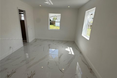 Villa ou maison à vendre à Fort Lauderdale, Floride: 3 chambres, 116.31 m2 № 2070778 - photo 25