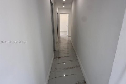 Villa ou maison à vendre à Fort Lauderdale, Floride: 3 chambres, 116.31 m2 № 2070778 - photo 11