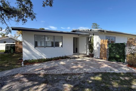 Villa ou maison à vendre à Fort Lauderdale, Floride: 3 chambres, 116.31 m2 № 2070778 - photo 2