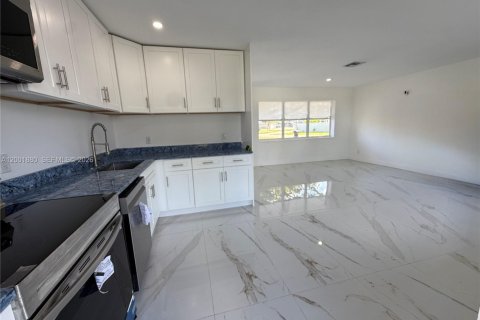 Villa ou maison à vendre à Fort Lauderdale, Floride: 3 chambres, 116.31 m2 № 2070778 - photo 14