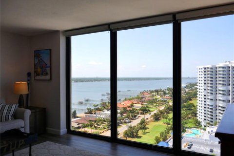 Condo in Daytona Beach, Florida, 2 bedrooms  № 1916386 - photo 1
