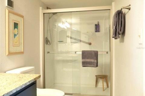 Condo in Daytona Beach, Florida, 2 bedrooms  № 1916386 - photo 26