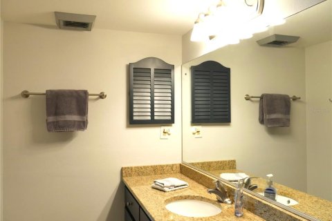 Condo in Daytona Beach, Florida, 2 bedrooms  № 1916386 - photo 25