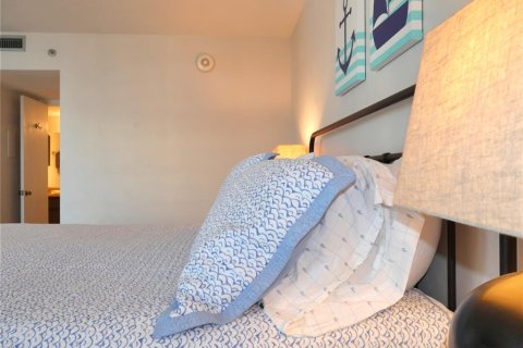 Condo in Daytona Beach, Florida, 2 bedrooms  № 1916386 - photo 23