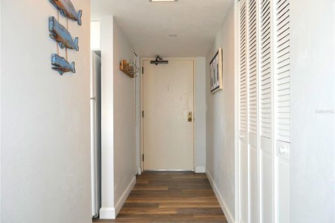 Condo in Daytona Beach, Florida, 2 bedrooms  № 1916386 - photo 18