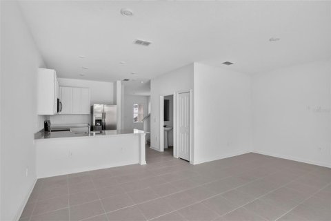 Touwnhouse à vendre à Kissimmee, Floride: 3 chambres, 170.38 m2 № 2423985 - photo 15