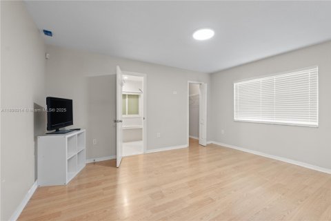 Купить виллу или дом в Майами, Флорида 4 спальни, 135.27м2, № 1948248 - фото 4