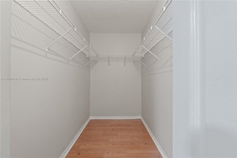 Купить виллу или дом в Майами, Флорида 4 спальни, 135.27м2, № 1948248 - фото 15