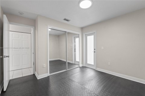 Купить виллу или дом в Майами, Флорида 4 спальни, 135.27м2, № 1948248 - фото 17