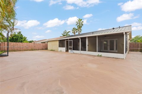 Купить виллу или дом в Майами, Флорида 4 спальни, 135.27м2, № 1948248 - фото 24