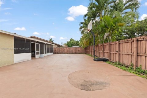 Купить виллу или дом в Майами, Флорида 4 спальни, 135.27м2, № 1948248 - фото 25