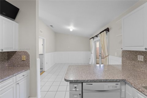 Купить виллу или дом в Майами, Флорида 4 спальни, 135.27м2, № 1948248 - фото 11