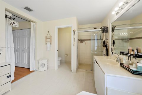 Villa ou maison à vendre à Miramar, Floride: 5 chambres, 244.98 m2 № 1922984 - photo 16