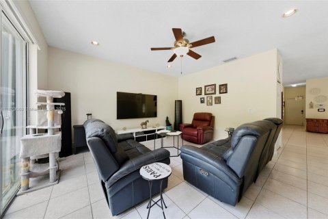 Villa ou maison à vendre à Miramar, Floride: 5 chambres, 244.98 m2 № 1922984 - photo 7