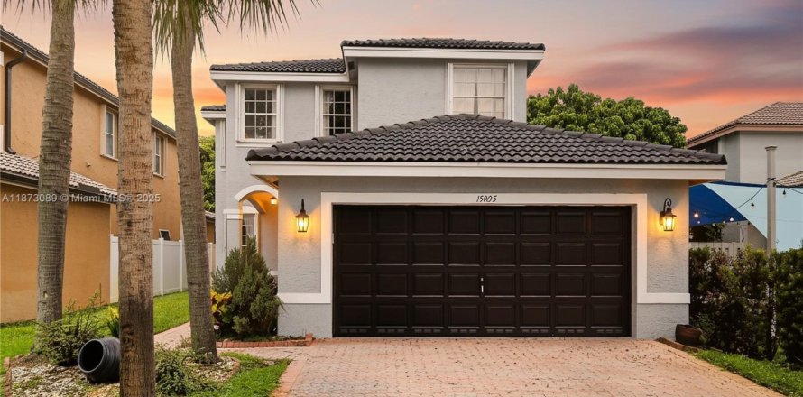 Villa ou maison à Miramar, Floride 5 chambres, 244.98 m2 № 1922984