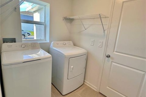 House in Winter Haven, Florida 3 bedrooms, 132.76 sq.m. № 1916508 - photo 12