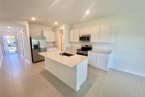 House in Winter Haven, Florida 3 bedrooms, 132.76 sq.m. № 1916508 - photo 5