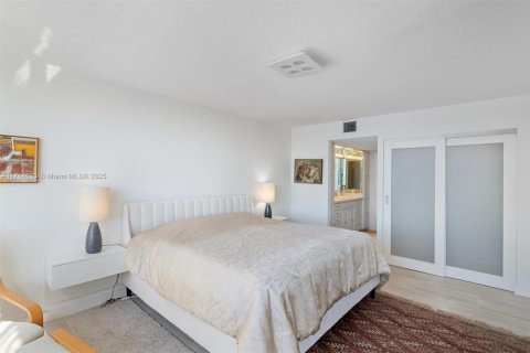 Condo in Fort Lauderdale, Florida, 2 bedrooms  № 1764972 - photo 15