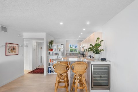 Condo in Fort Lauderdale, Florida, 2 bedrooms  № 1764972 - photo 5