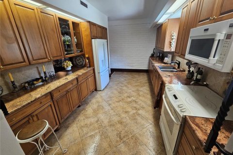 Villa ou maison à vendre à Winter Haven, Floride: 4 chambres, 330.27 m2 № 1819046 - photo 12