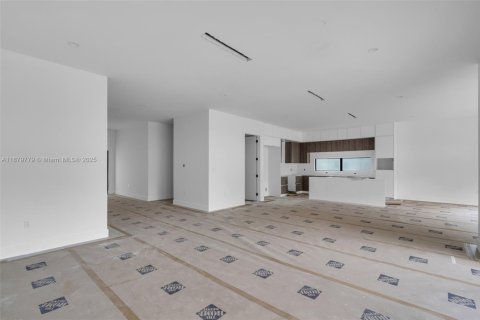 Villa ou maison à vendre à Miami, Floride: 4 chambres № 1921913 - photo 9