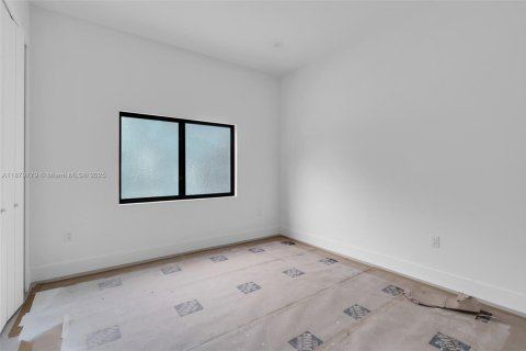 Villa ou maison à vendre à Miami, Floride: 4 chambres № 1921913 - photo 18